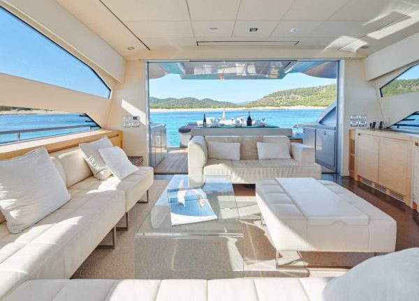 Luxury Yacht pershing 80 halley balearic islands Salon