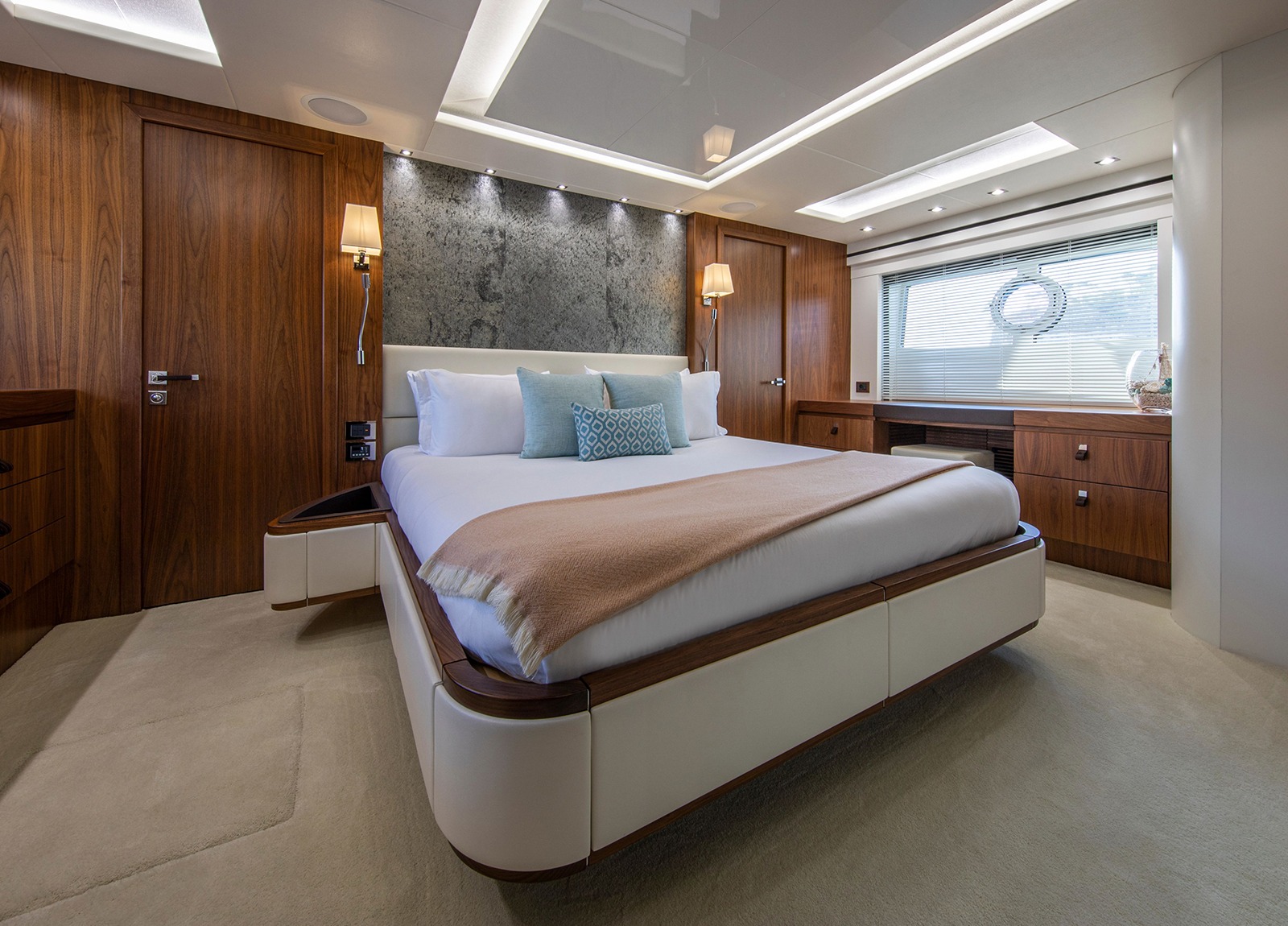 cabin luxury yacht sunseeker 86 rush x balearic islands mallorca ibiza