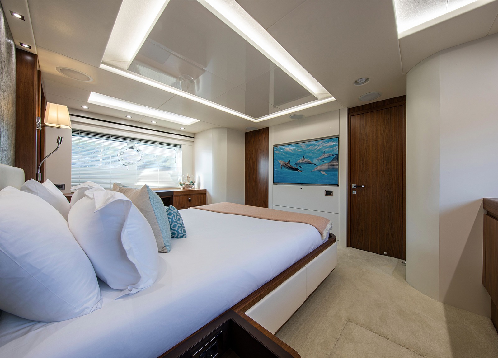 master cabin luxury yacht sunseeker 86 rush x balearic islands mallorca ibiza