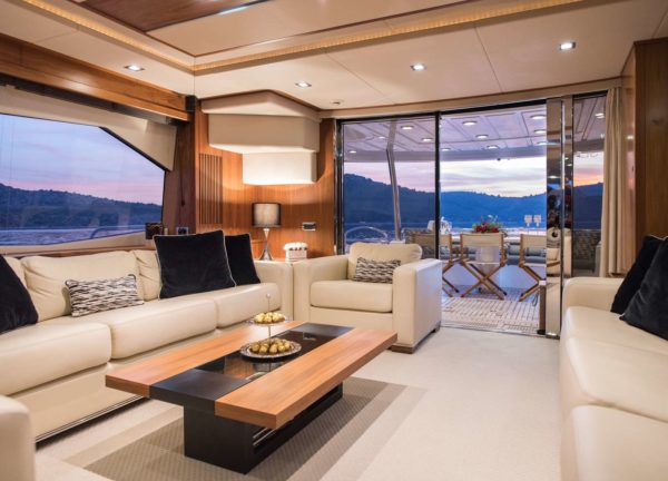 lounge luxusyacht charter sunseeker 80 spirit of the sea