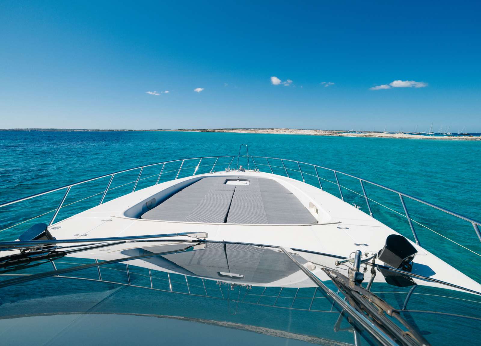 bug luxusyacht mangusta 80 happy hour balearic islands for charter