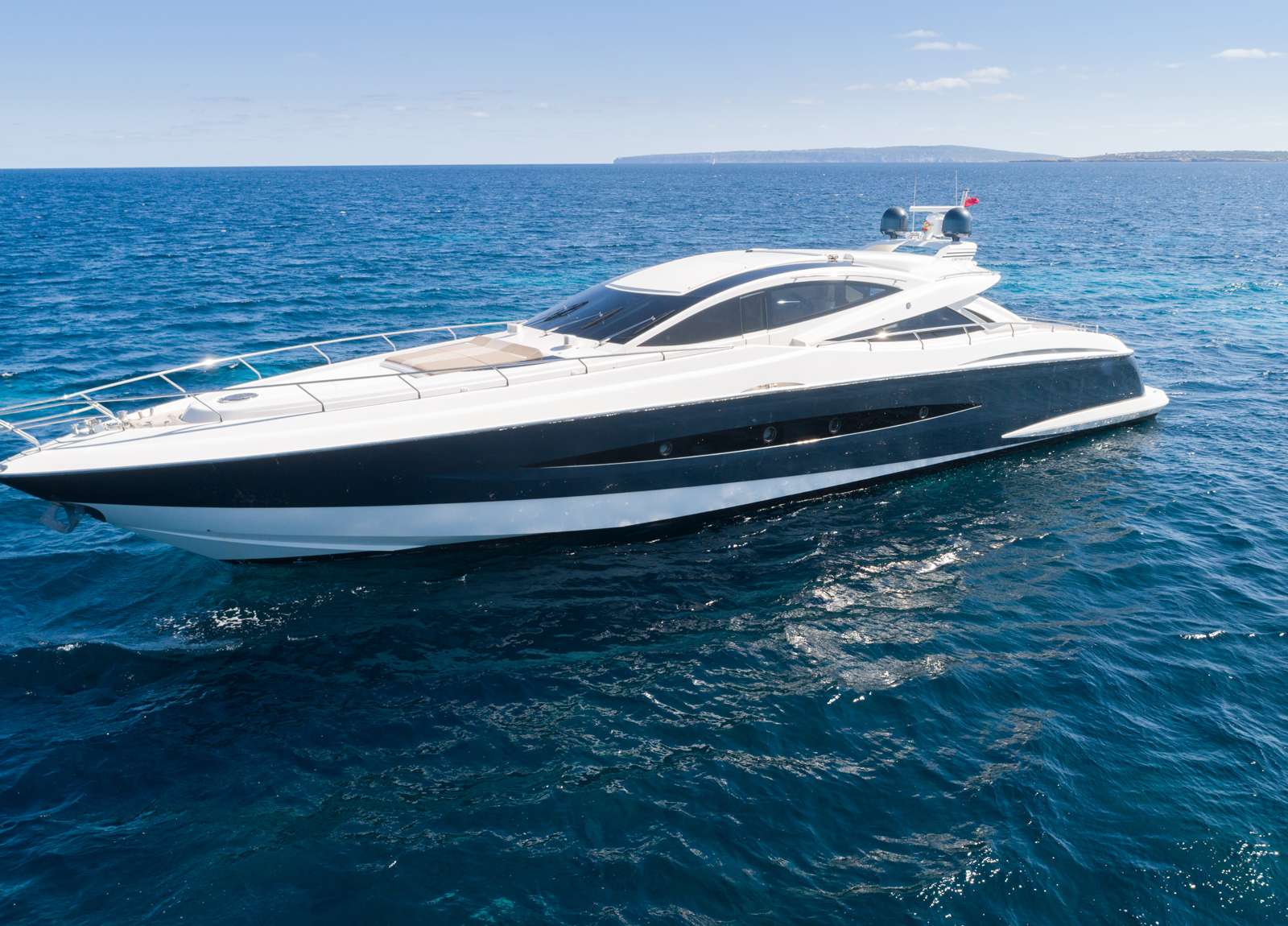 luxusyacht canados 90 funky town balearic islands charter