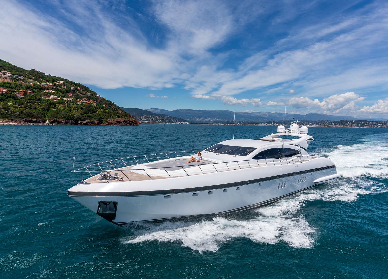 luxusyacht mangusta 108 lady b westliches mitelmeer charter