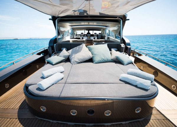 sunbeds luxusyacht leopard 27 aya