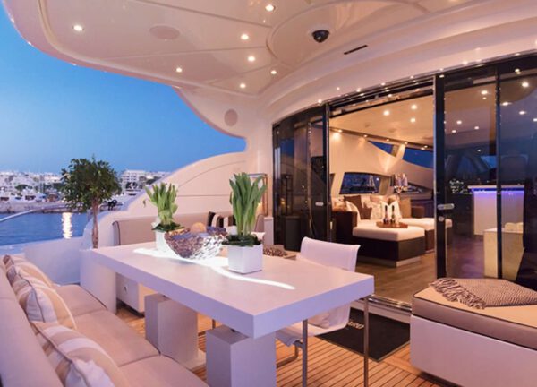 oberdeck sitzgruppe luxusyacht leopard 34 westliches mitelmeer