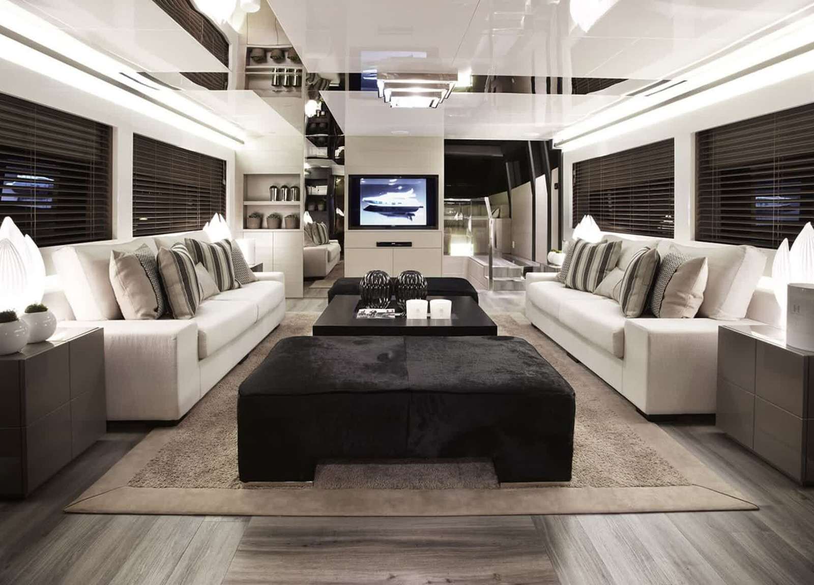 salon luxusyacht pearl 75 shinju balearic islands