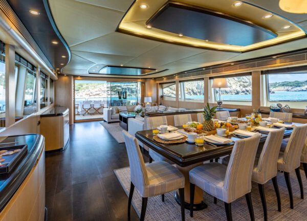 lounge luxusyacht astondoa 102 glx dolce vita ii