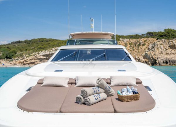 sunbeds luxusyacht astondoa 102 glx dolce vita ii