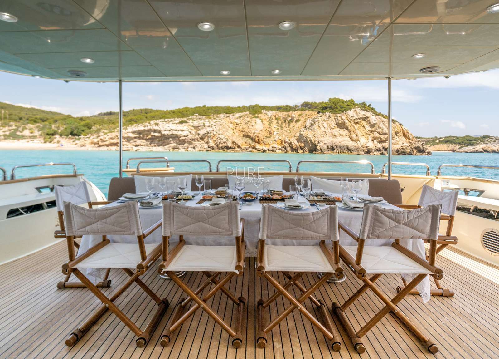 oberdeck sitzgruppe luxusyacht astondoa 102 glx dolce vita ii