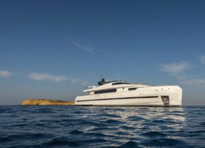 luxusyacht charter bugari 112 project steel