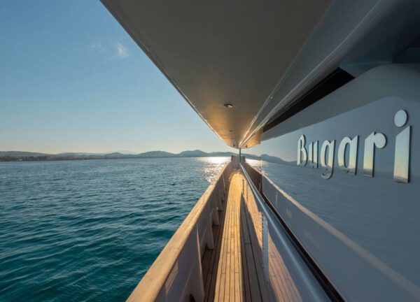 luxusyacht charter bugari 112 project steel griechenland