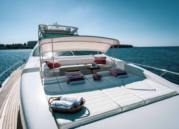 sunbeds luxusyacht azimut 29m koukles griechenland