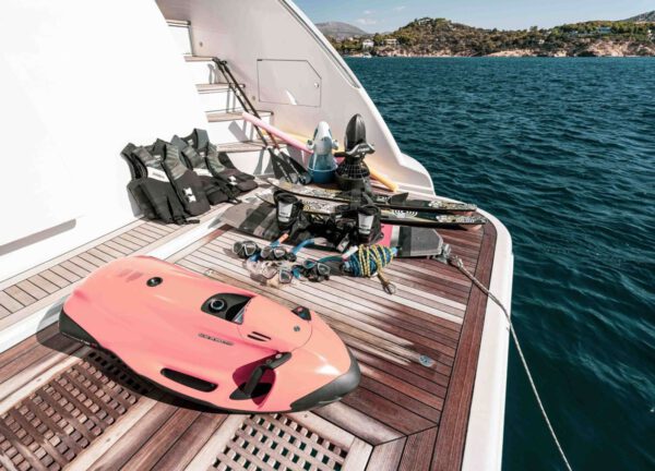 wasserspielzeug luxusyacht azimut 29m koukles griechenland