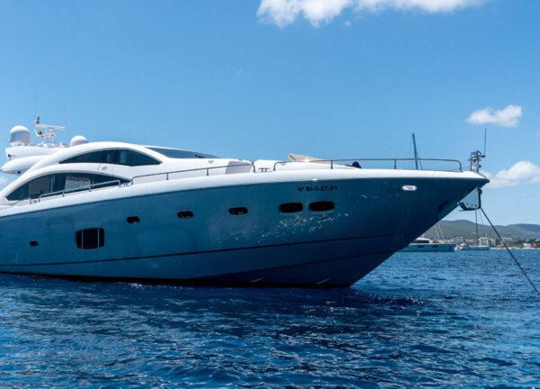 luxusyacht sunseeker predator 84 basad balearic islands