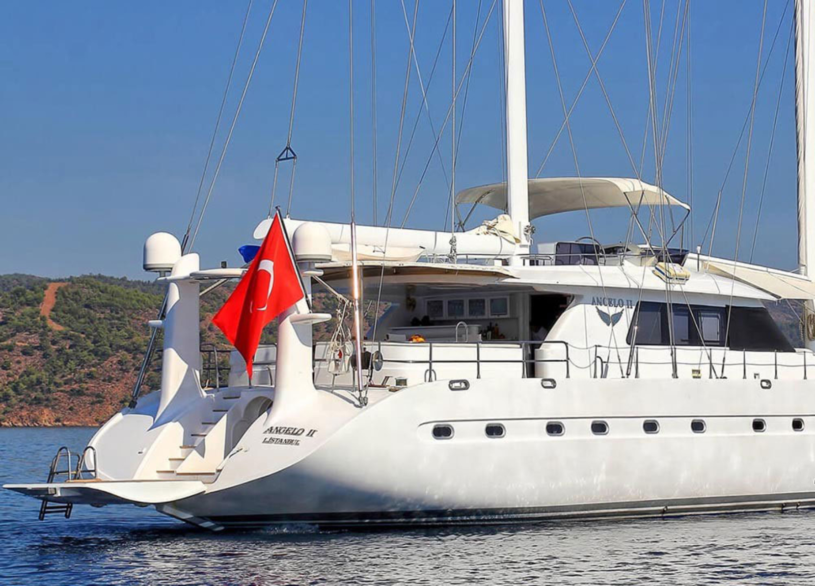 sailing yacht angeloII aft view