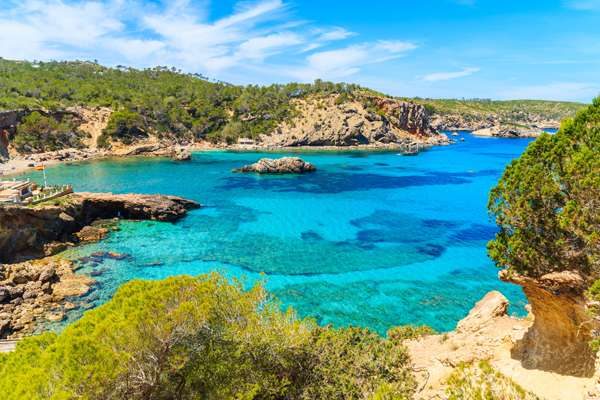 luxus-charter-route-hotspots-balearen-cala-xarraca