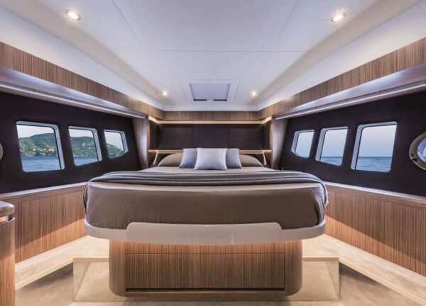 VIP Kabine Motoryacht absolute 52 fly ht 2019 Mallorca