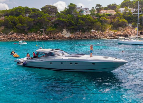 Motoryacht charter baia azzurra 63 Mallorca