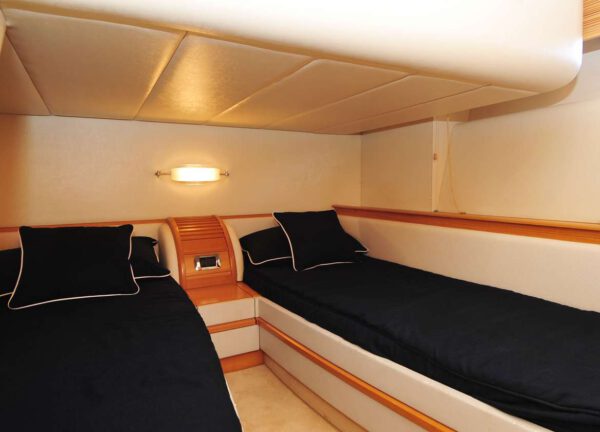 Zweibett Kabine Motoryacht charter baia azzurra 63 Mallorca