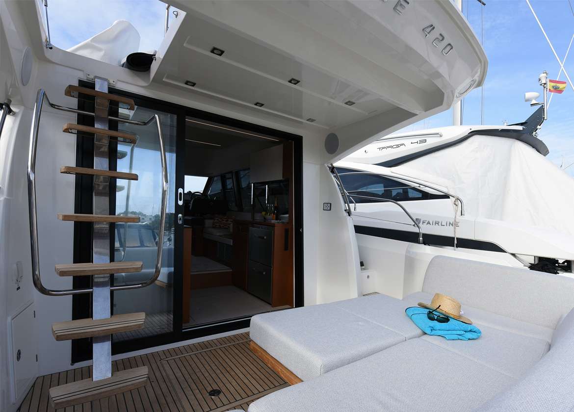 Oberdeck Sitzgruppe Motoryacht prestige 420 fly Mallorca