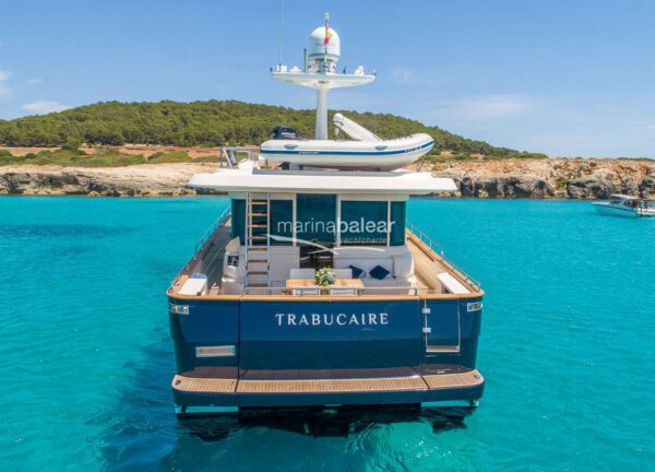 Heck Motoryacht charter apreamare maestro 65 trabucaire Balearen