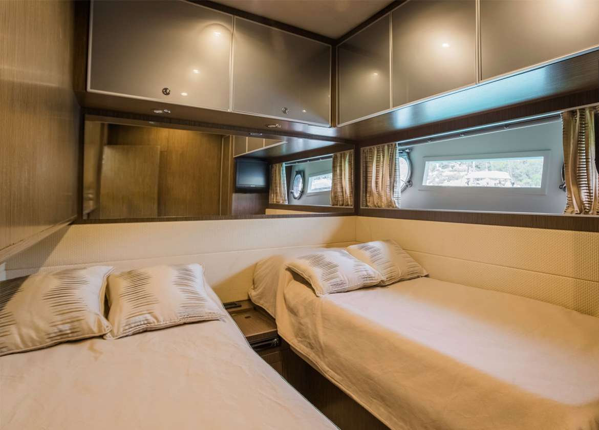 Zweibett Kabine Motoryacht riva 68 ego pendragon