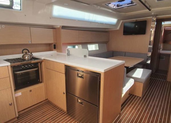 Küche Segelyacht bavaria c45 style Mallorca