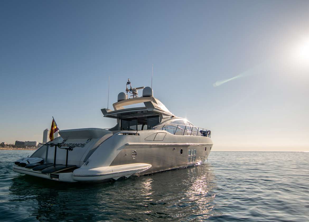 Motoryacht charter manzanos azimut 68s