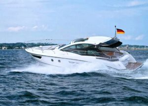 Motoryacht beneteau gran turismo 40 midNacht charter