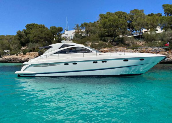 Motoryacht charter fairline targa 52 lady g