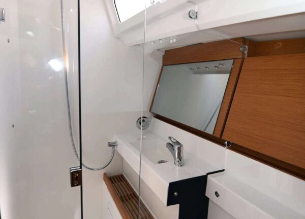 Badezimmer Segelyacht sun odyssey 440 rebelezza Mallorca