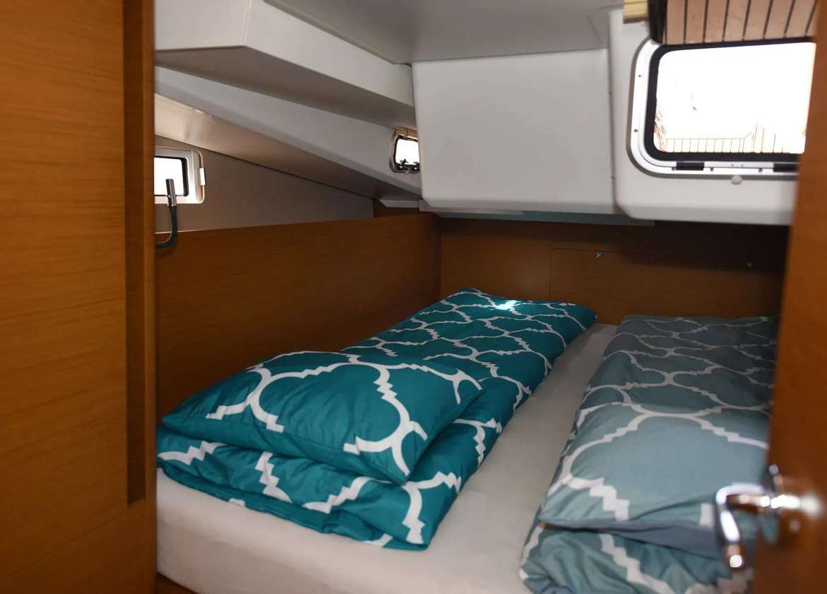 Zweibett Kabine Segelyacht sun odyssey 440 rebelezza Mallorca