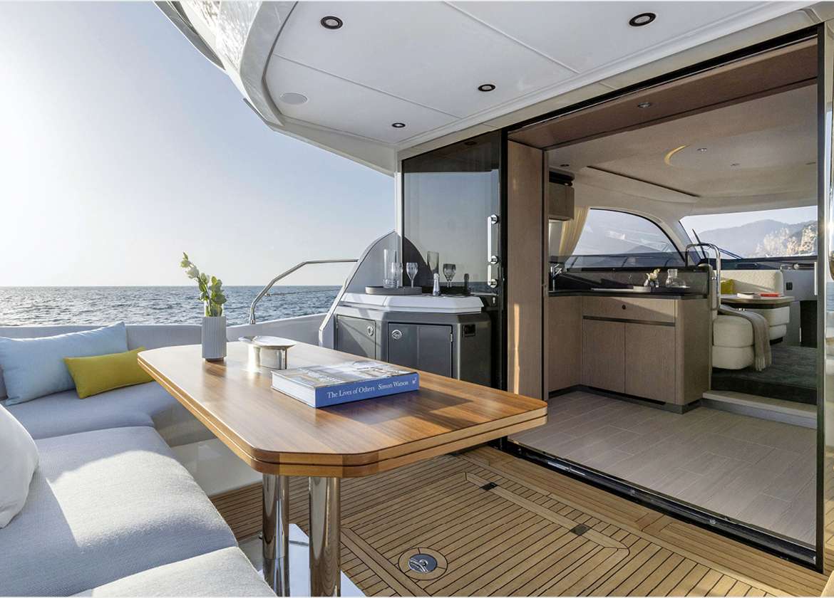 Oberdeck Motoryacht azimut 53 Mallorca